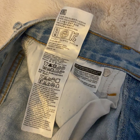 501 Distressed Levi’s - Picture 8 of 9